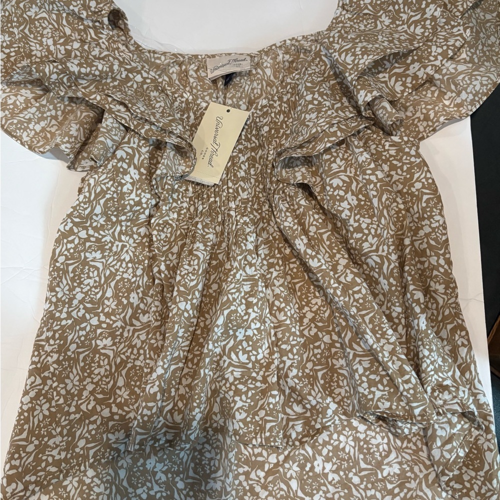 Universal Thread Brown and White Floral Top